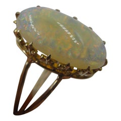 3 Carat Opal Ring 14 Karat Gold Yellow Green Orange Mid-Century Modern
