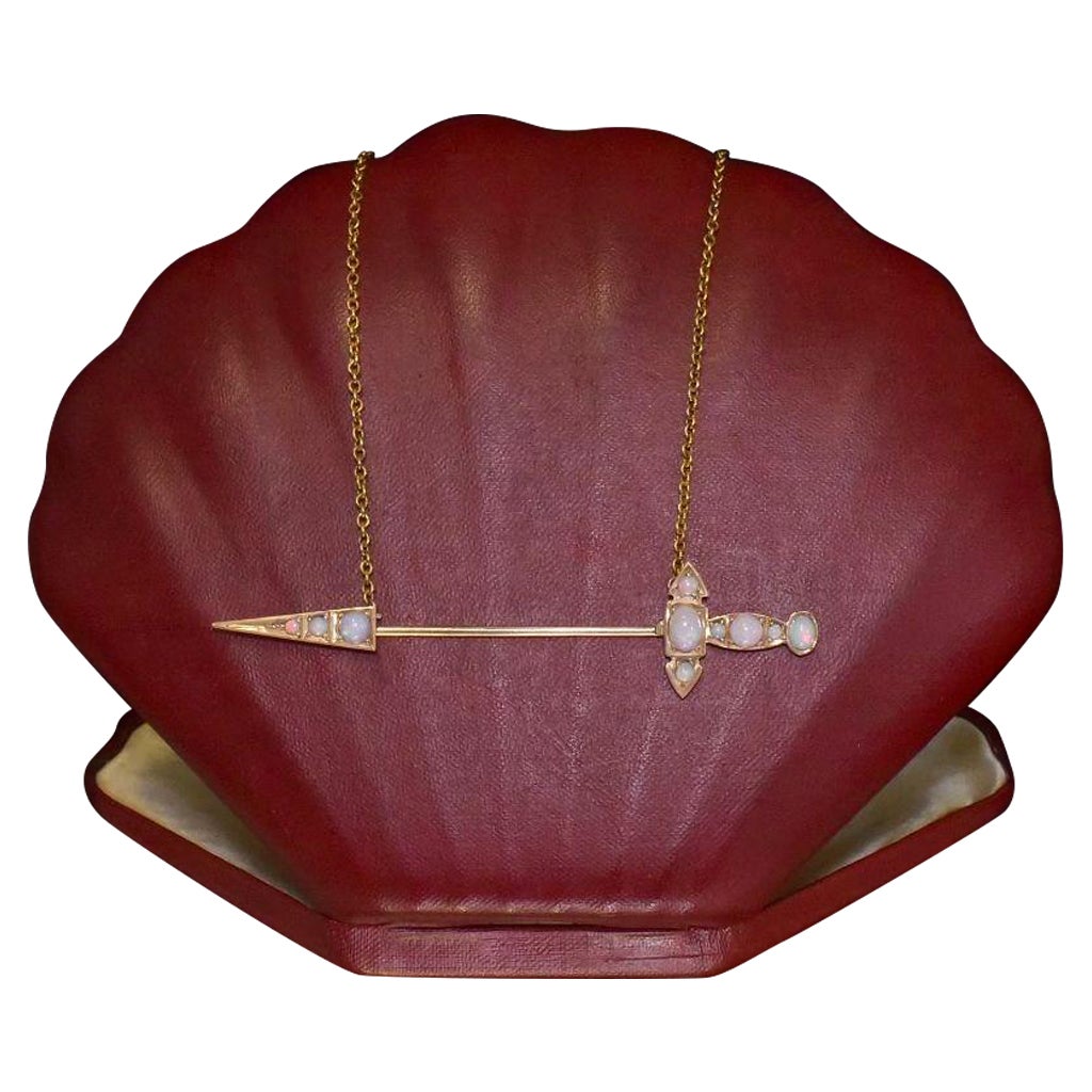 Superbo esemplare antico australiano in oro giallo e rosa 9ct con opale bianco massiccio "Jabot". in vendita