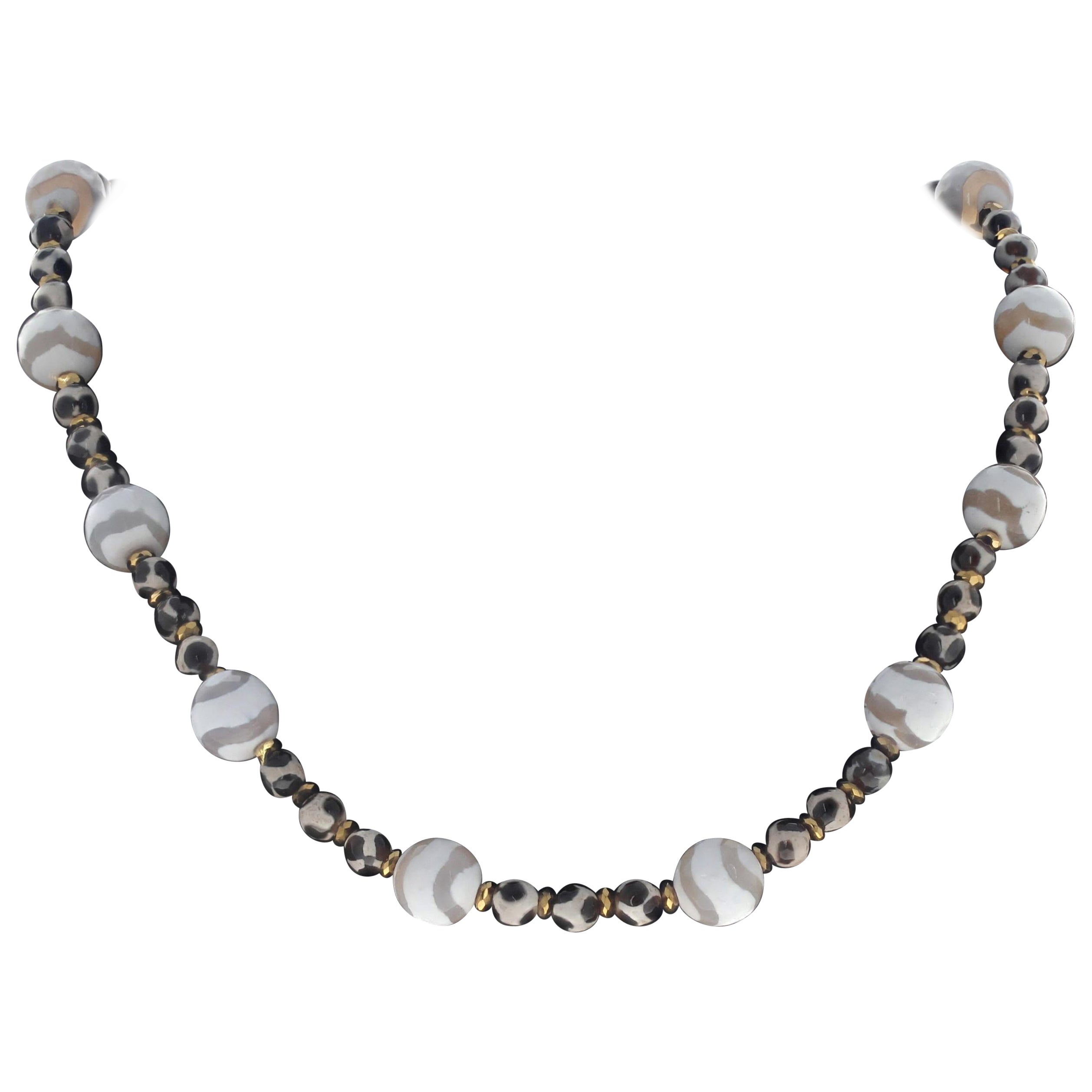 AJD Bella collana di agata tibetana naturale a strisce ondulate bianche e marroni da 16,5".