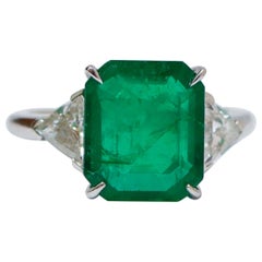 4,28 Karat Smaragd, Diamanten, 18 Karat Weißgold Ring