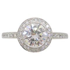 Bague en platine avec halo de diamants certifiés GIA par Ritani