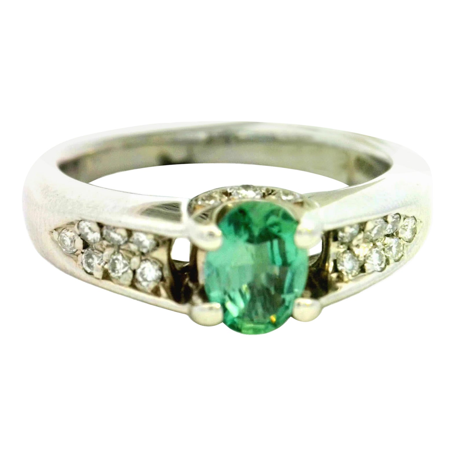 Elegant Green Gemstone Ring For Sale