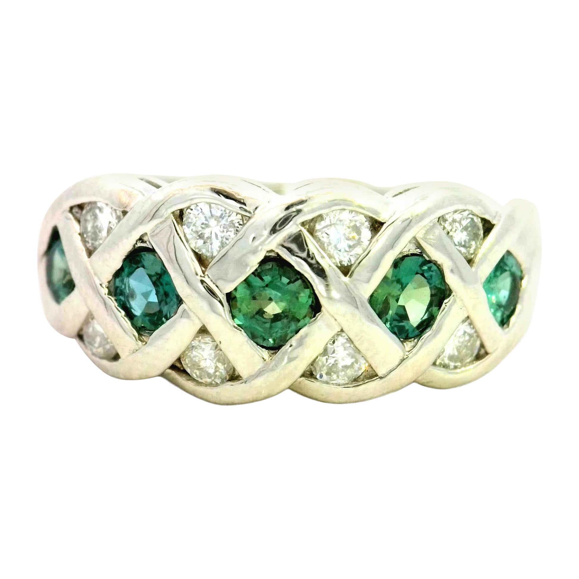 Elegant Green and White Gold Ring For Sale