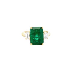Bague élégante en émeraude et diamant