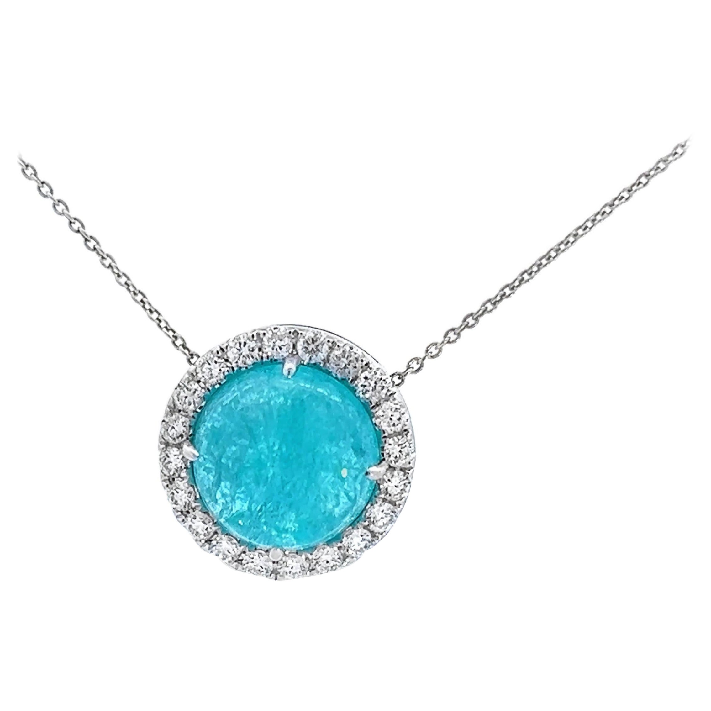 Eleganza del ciondolo con gemma d'acqua