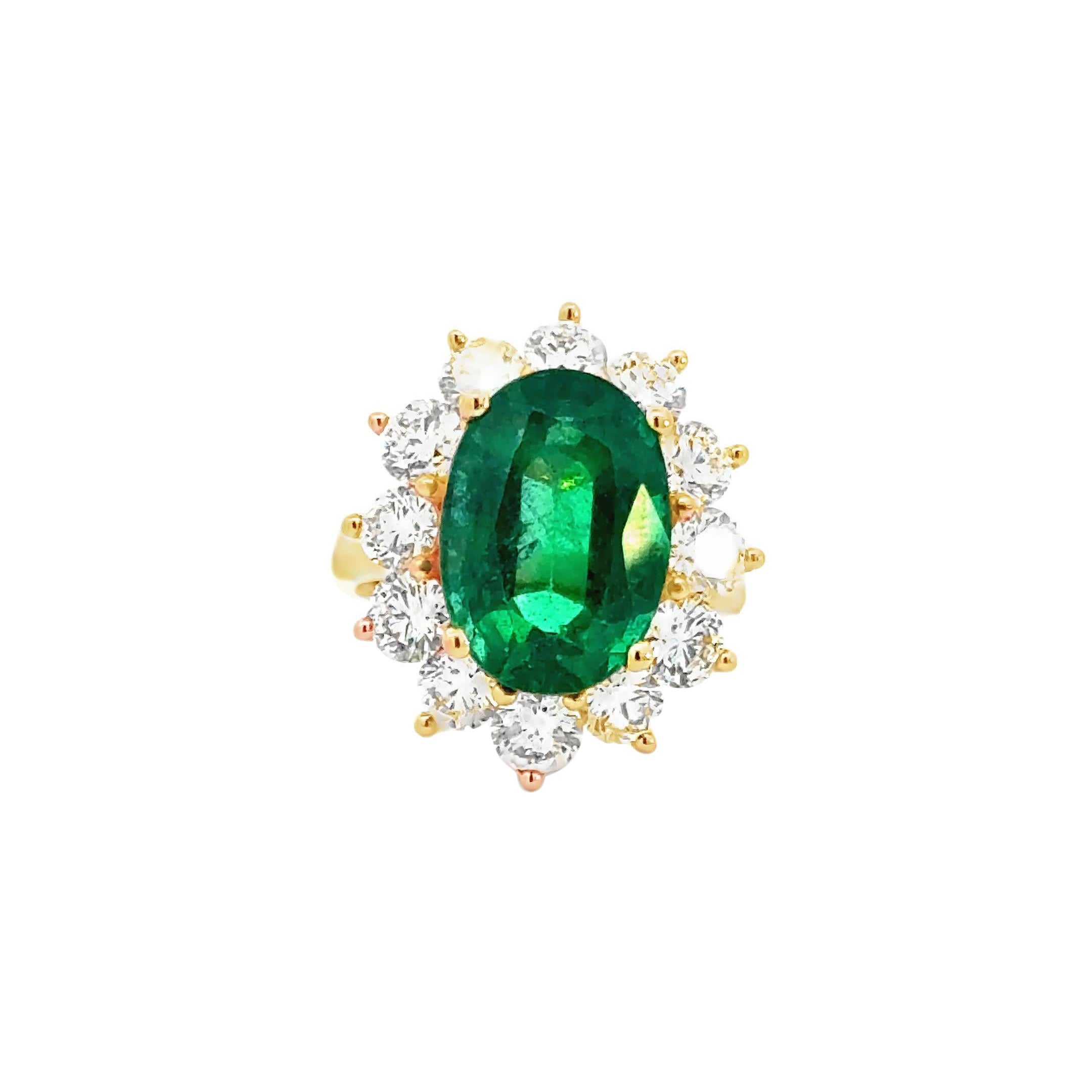 Atemberaubender Smaragd- und Diamantring im Angebot