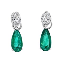 Eleganti orecchini con smeraldo e diamanti
