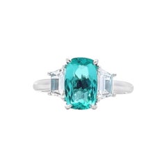 Elegant Aquamarine and Diamond Ring