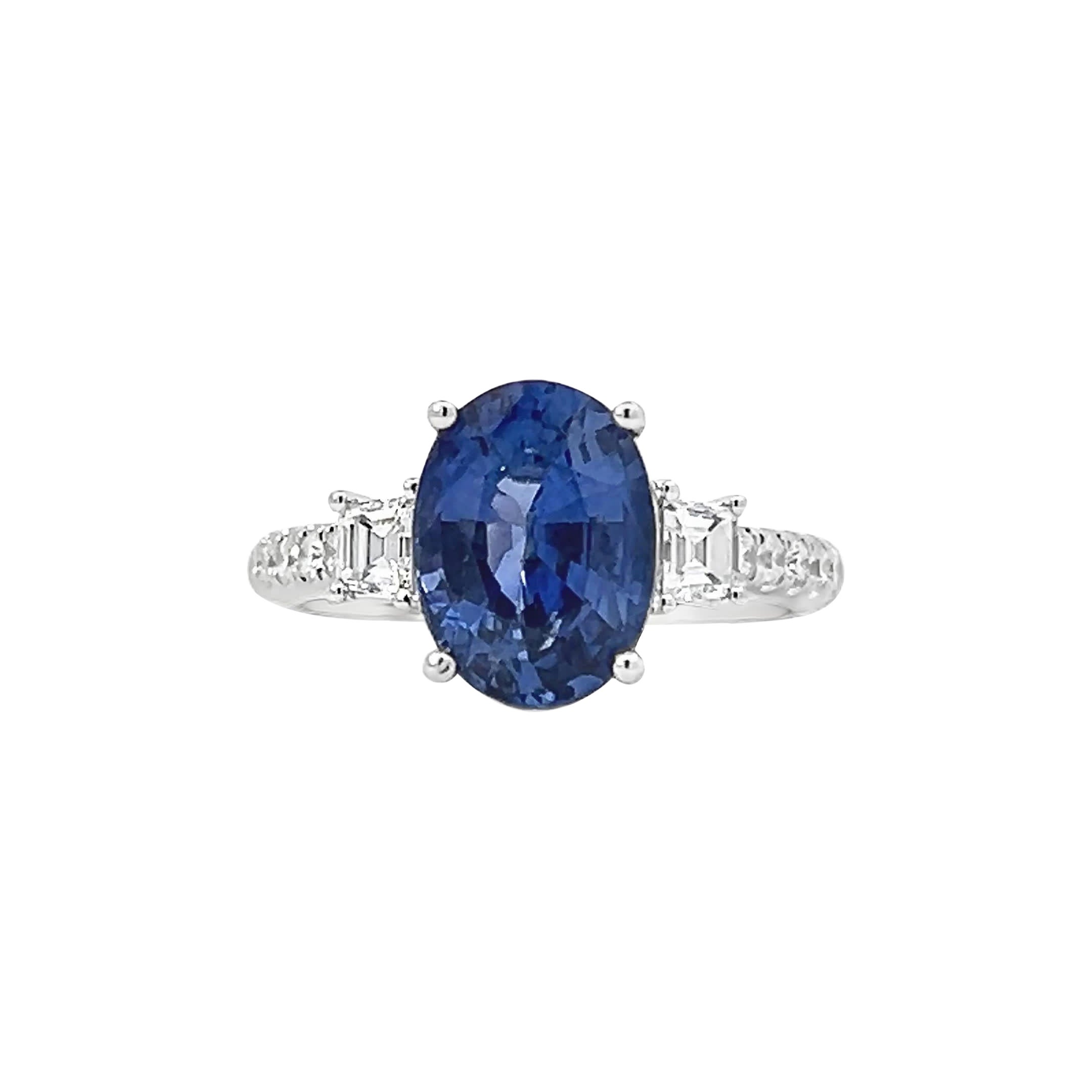 Élégante bague en saphir bleu