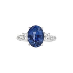 Élégante bague en saphir bleu