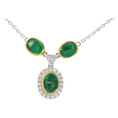 Elegante ciondolo con smeraldo e diamanti