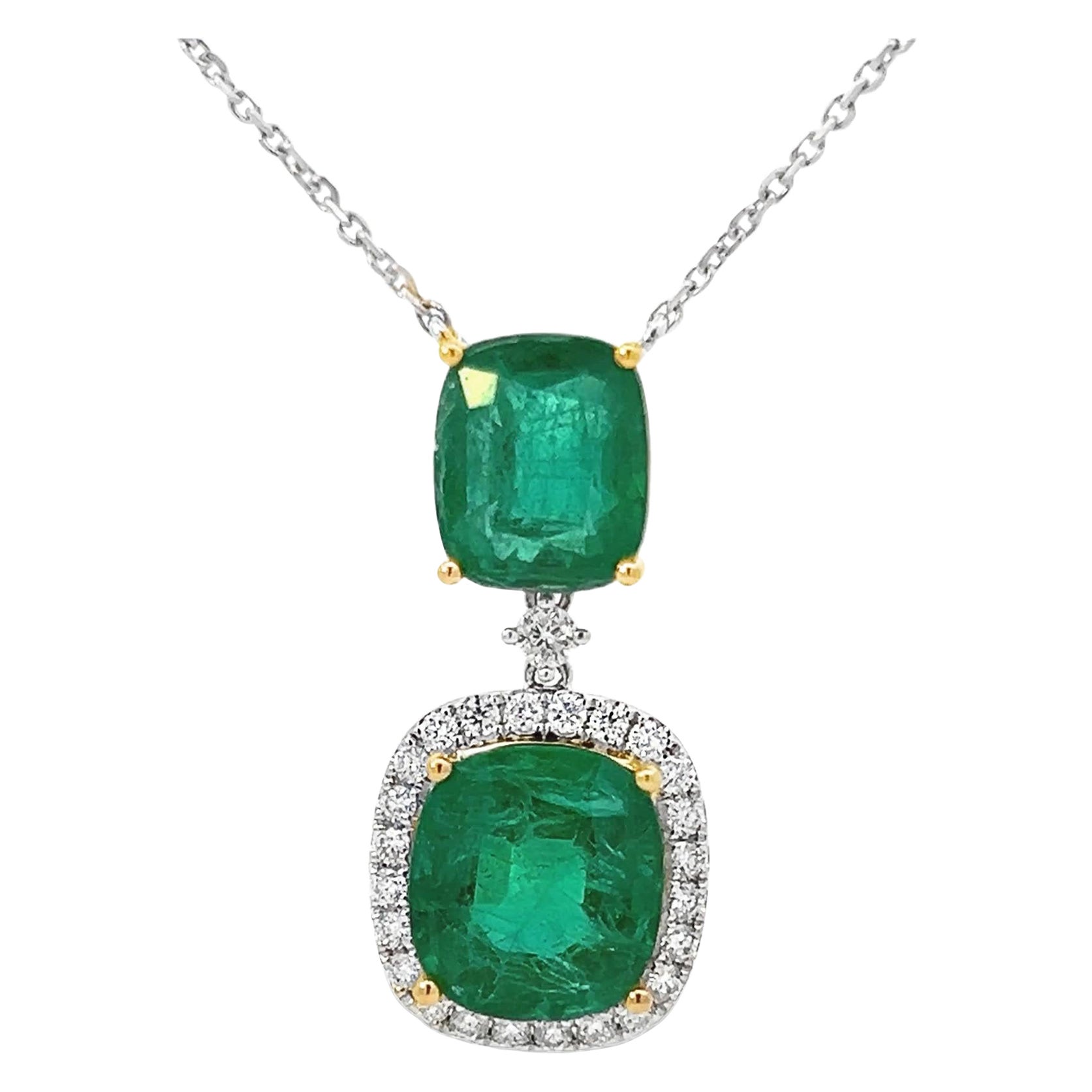 Elegant Emerald Pendant Necklace