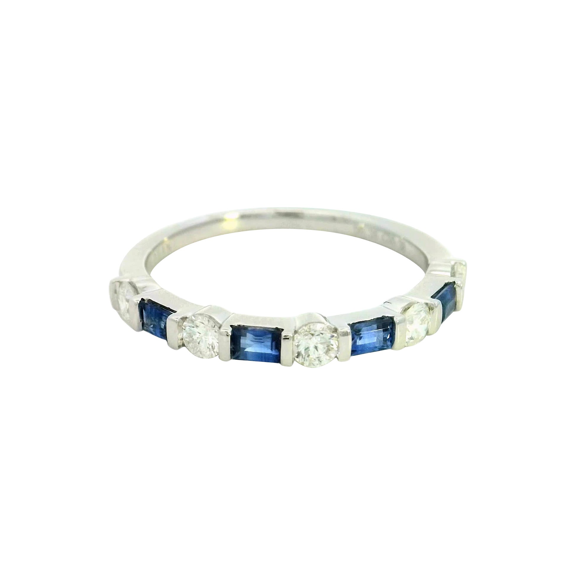 Elegante anello con zaffiro e diamante