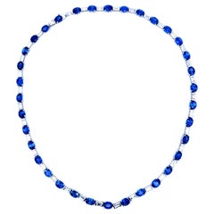 Collier élégant en saphir bleu
