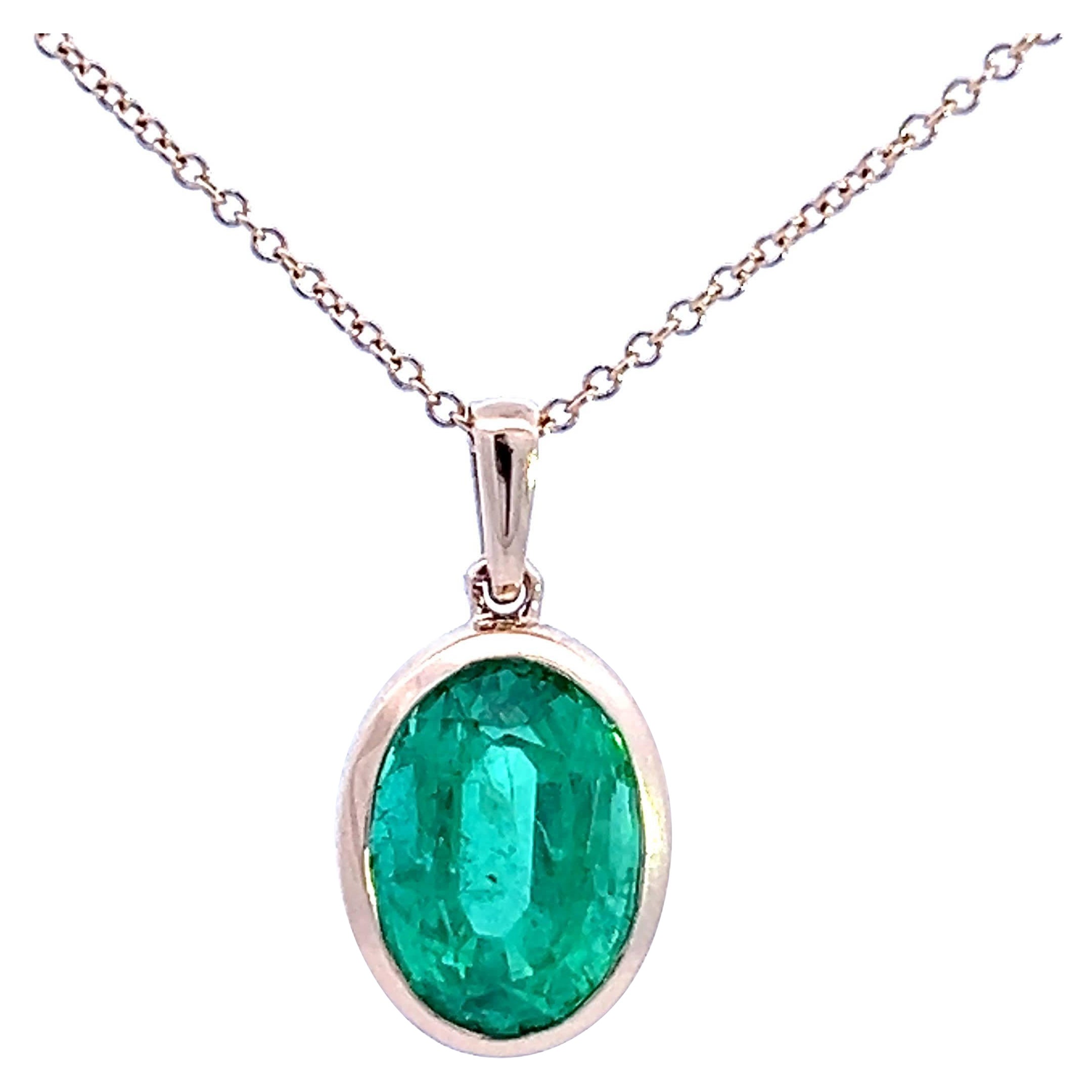 Elegant Emerald Pendant Necklace