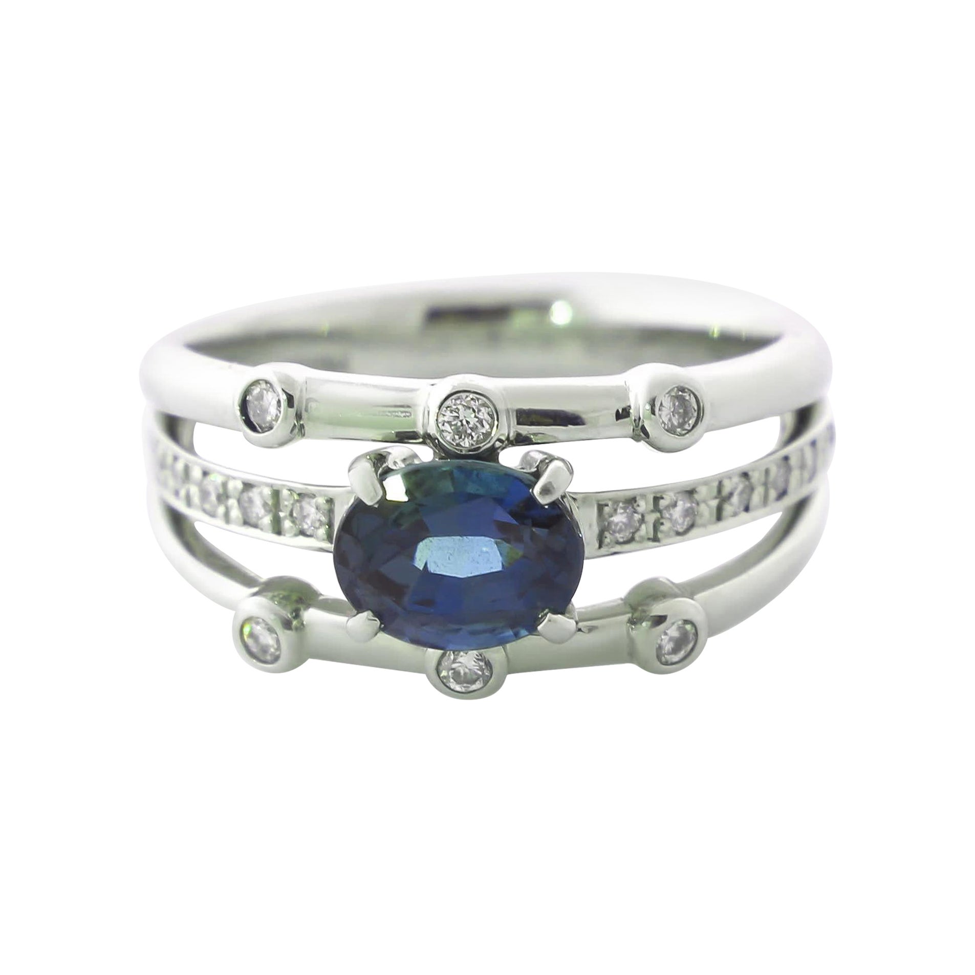 Elegante anello con zaffiro e diamante
