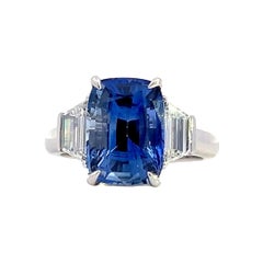 Elegante anello con zaffiro