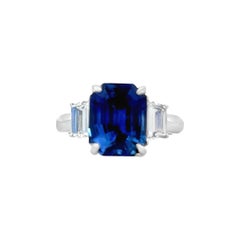 Ring mit elegantem Saphir