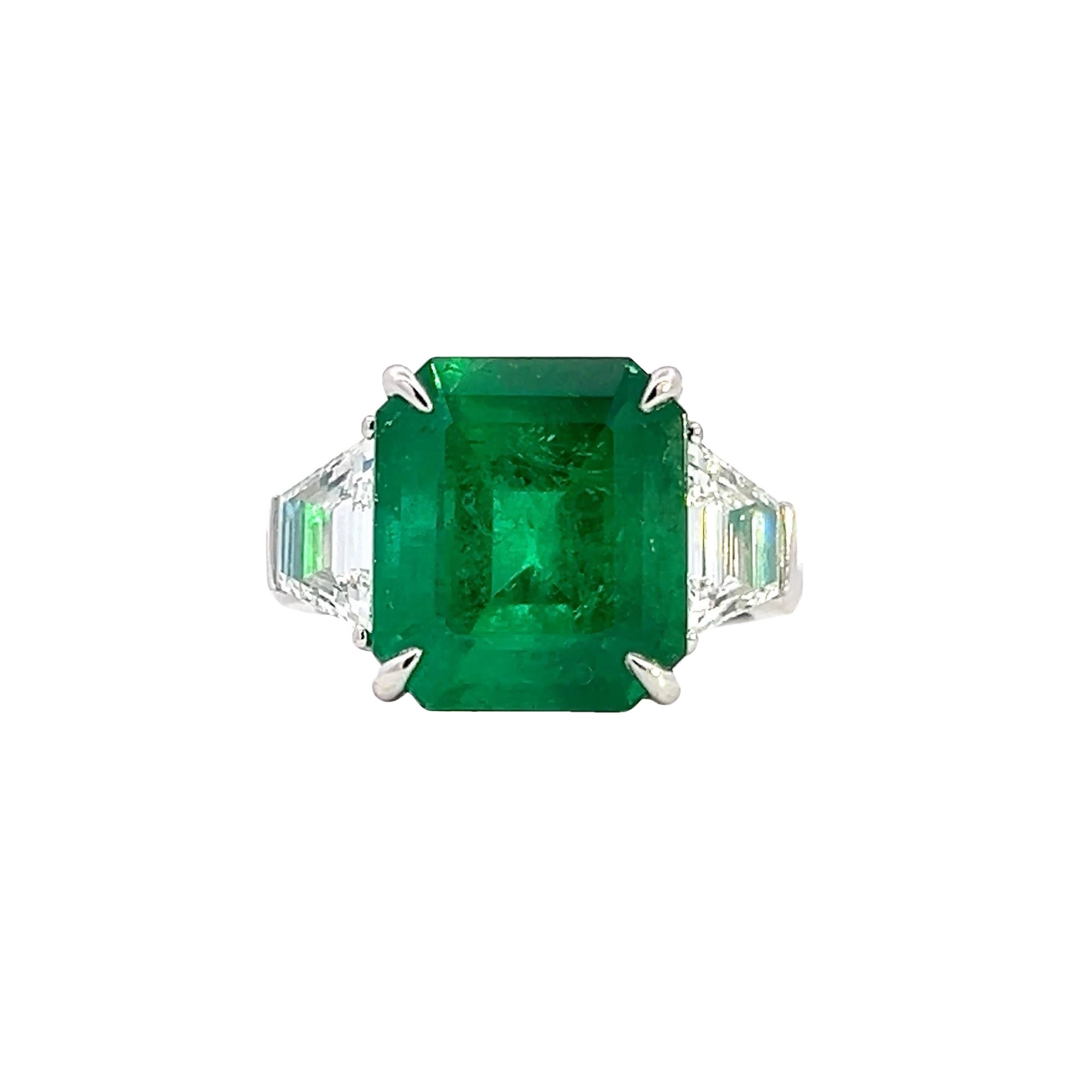 Stunning Emerald and Diamond Ring