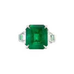 Atemberaubender Smaragd- und Diamantring