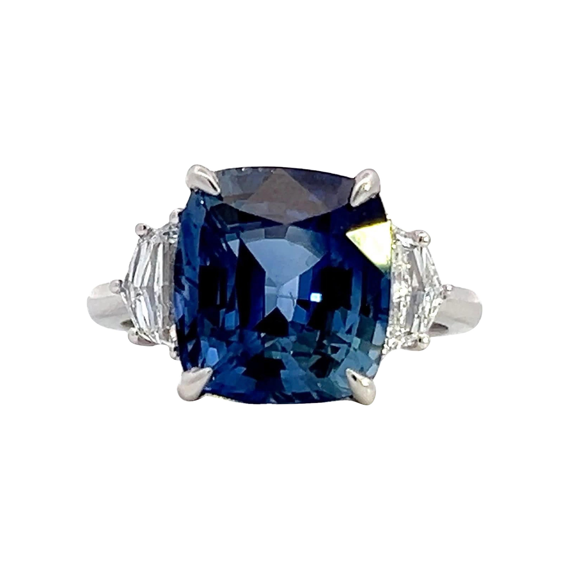Élégante bague en saphir bleu