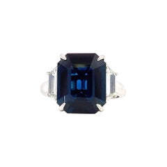 Ring mit elegantem Saphir