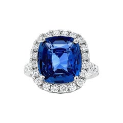 Elegant Sapphire Diamond Ring