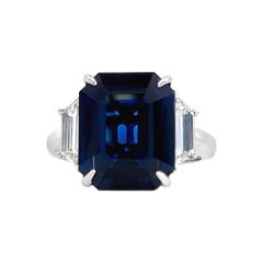 Ring mit elegantem Saphir