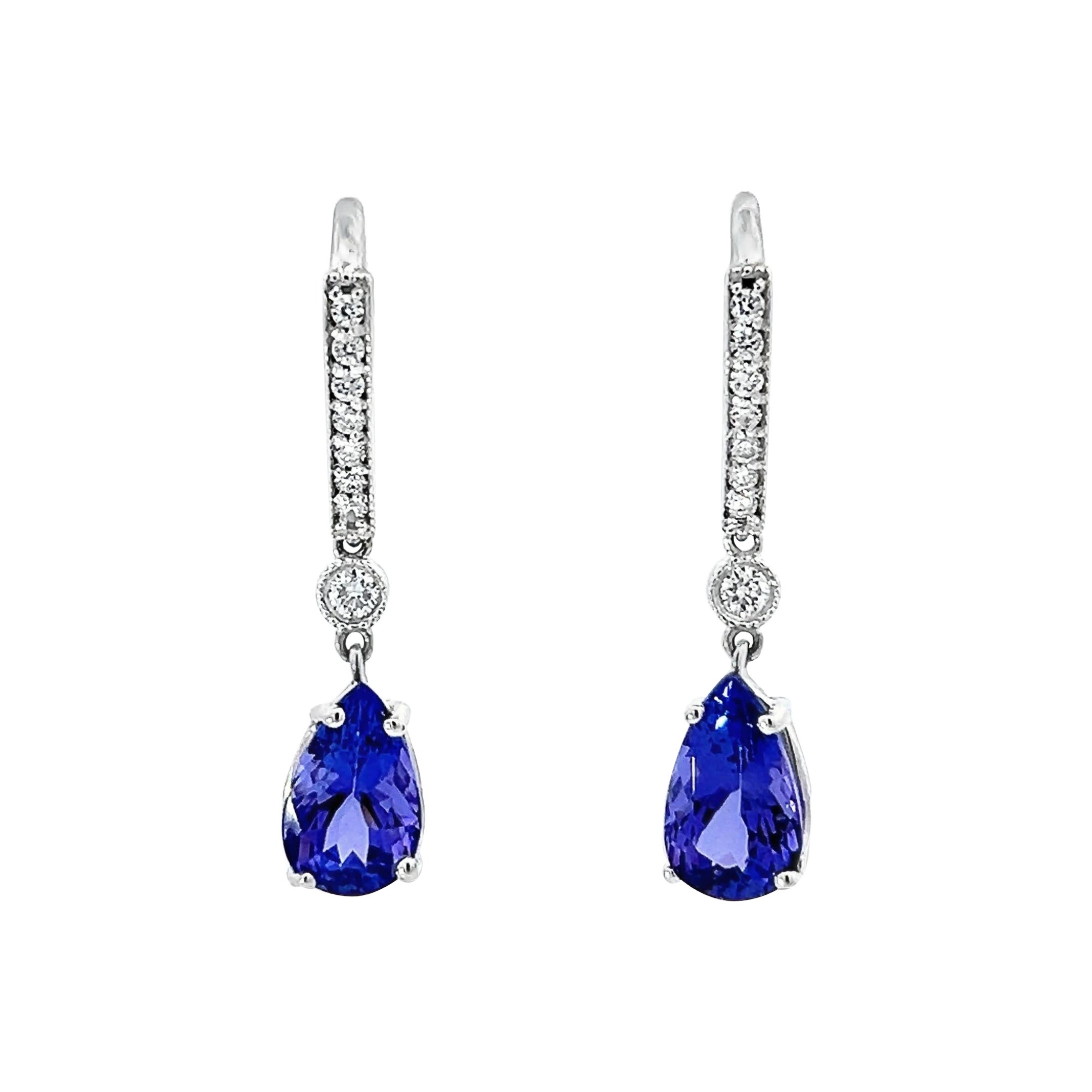 Eleganti orecchini con zaffiro blu