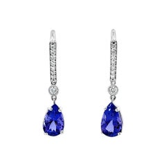 Eleganti orecchini con zaffiro blu