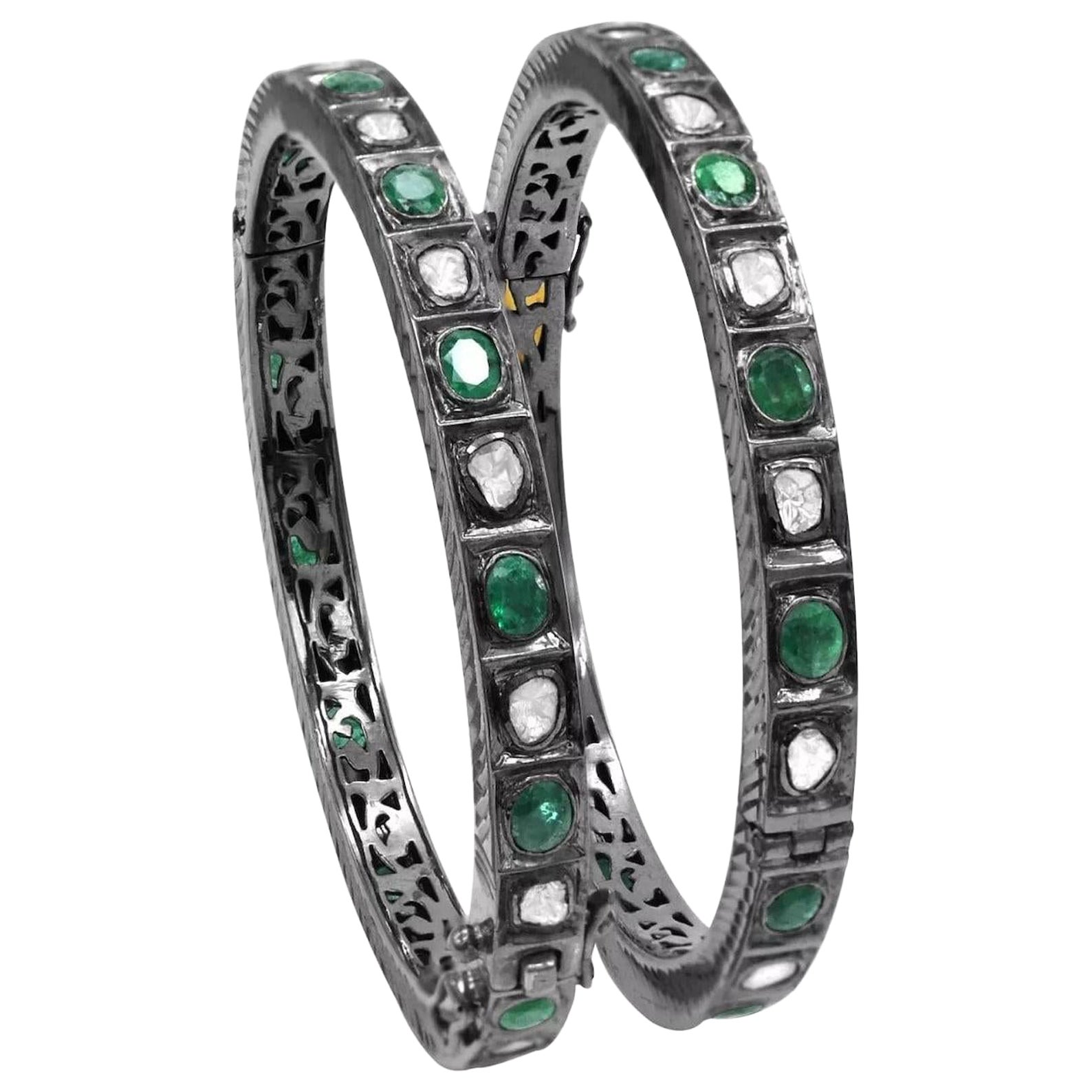 Antique Polki Diamond  and emerald bangle  Natural Diamond Victorian Bracelet For Sale