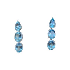 Set in 18K white Gold, 21.40 carats, Aquamarine & Diamonds Dangle Earrings