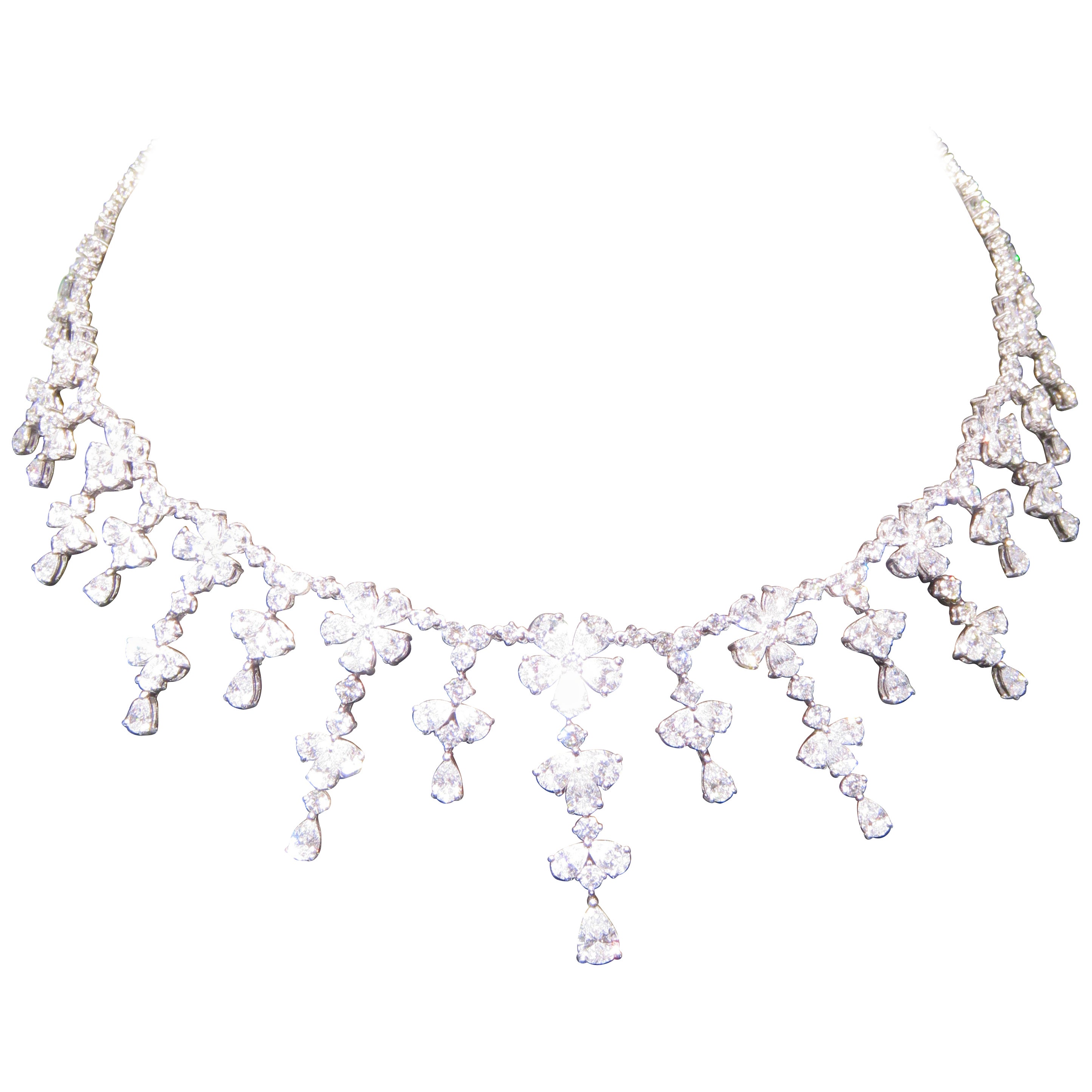 NWT $228, 000 Rare 18KT Gold Gorgeous Glittering Fancy Diamond Necklace