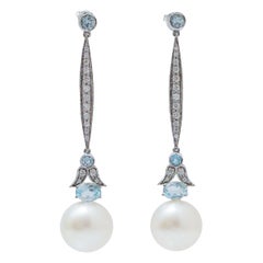 14.5  Mm Perlas Blancas, Topacio Color Aguamarina, Diamantes, 14 Kt  Pendientes de oro.
