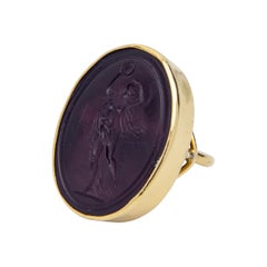 Bague en or jaune 9 carats et intaille de verre du 18ème siècle