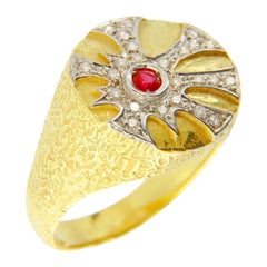 Anello da cocktail Maya in oro 18 carati con rubino rotondo e diamanti Sacchi