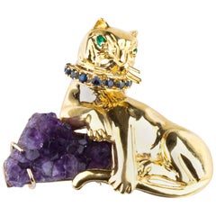 Cat with Geode Amethyst, Sapphire and Emerald 18 Karat Yellow Gold Brooch