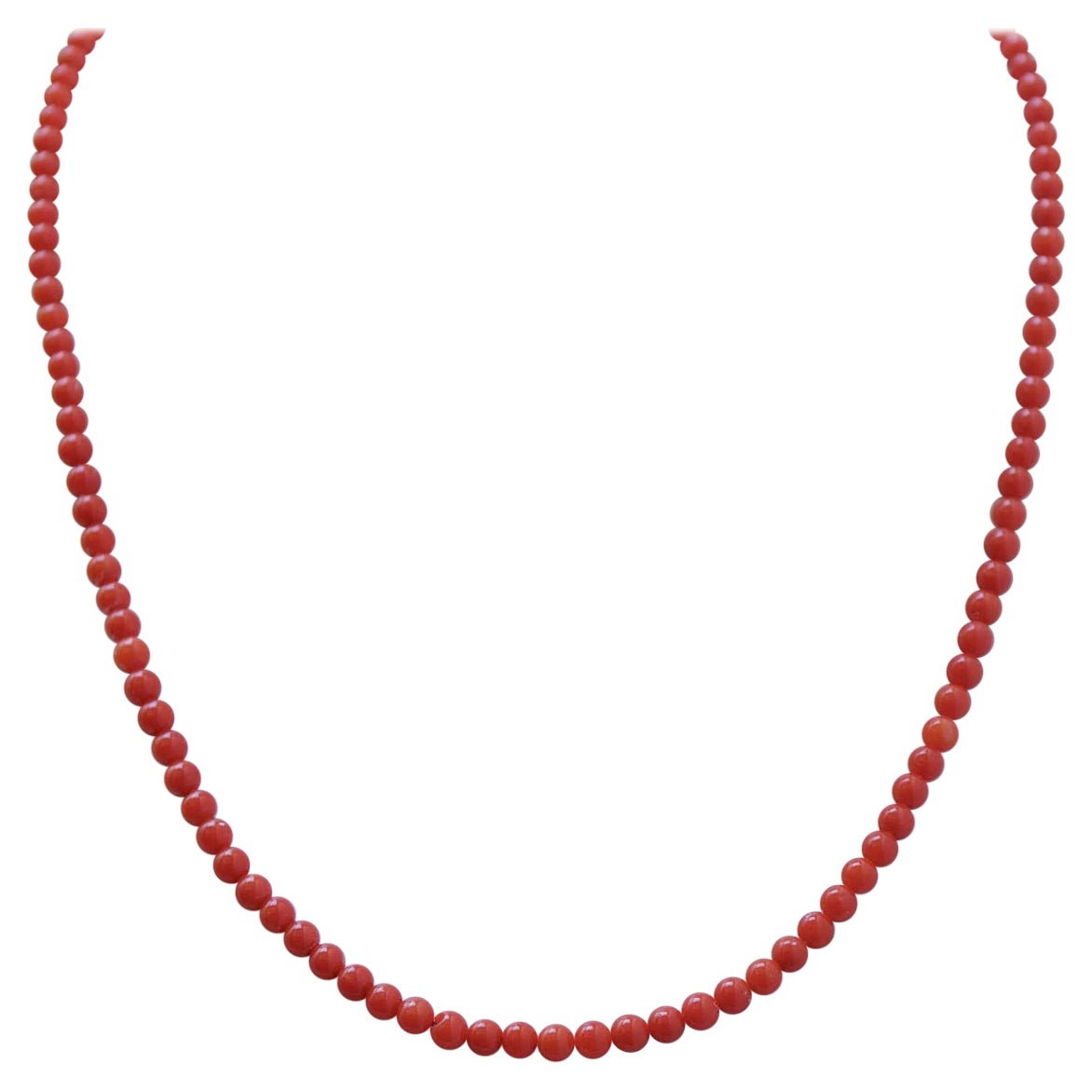 Coral, 18 Karat Yellow Gold Necklace.