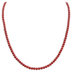 Coral, 18 Karat Yellow Gold Necklace.