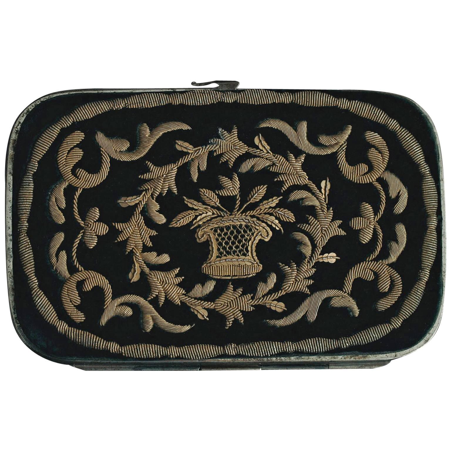 Victorian Purse with Golden Embroidery For Sale