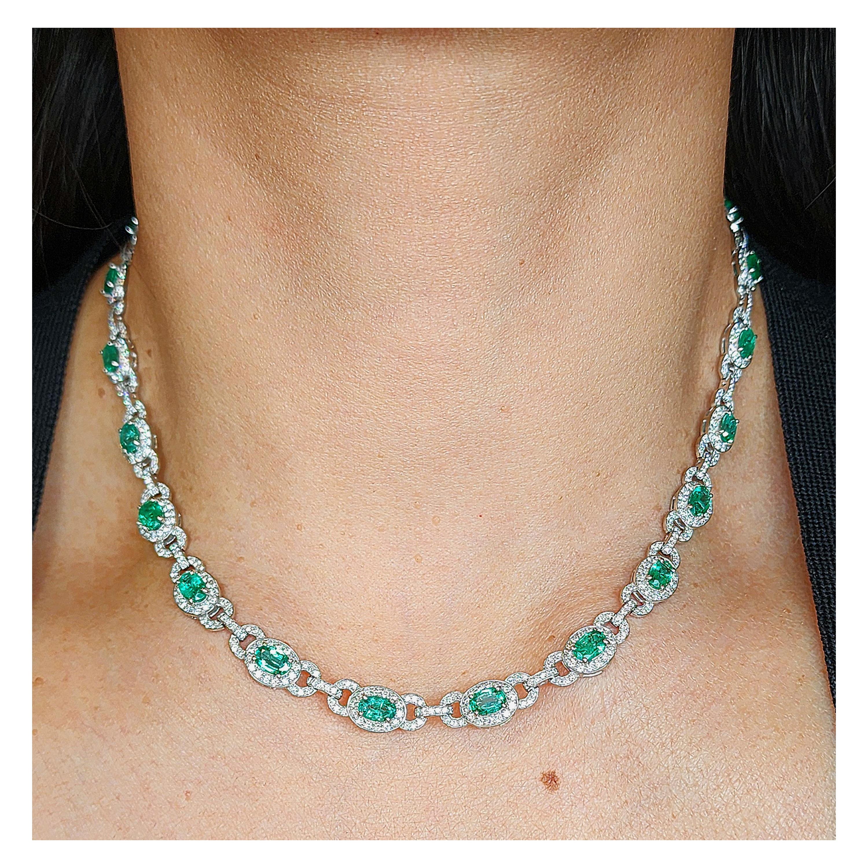 13.81 ct Natural Emerald & Diamond Necklace