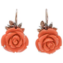 Pendientes de Coral, Diamantes, Oro Rosa y Plata.