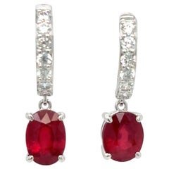 Boucles d'oreilles pendantes en platine avec diamant et rubis de 4,28 carats