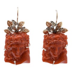 Pendientes de Coral, Diamantes, Oro Rosa y Plata.