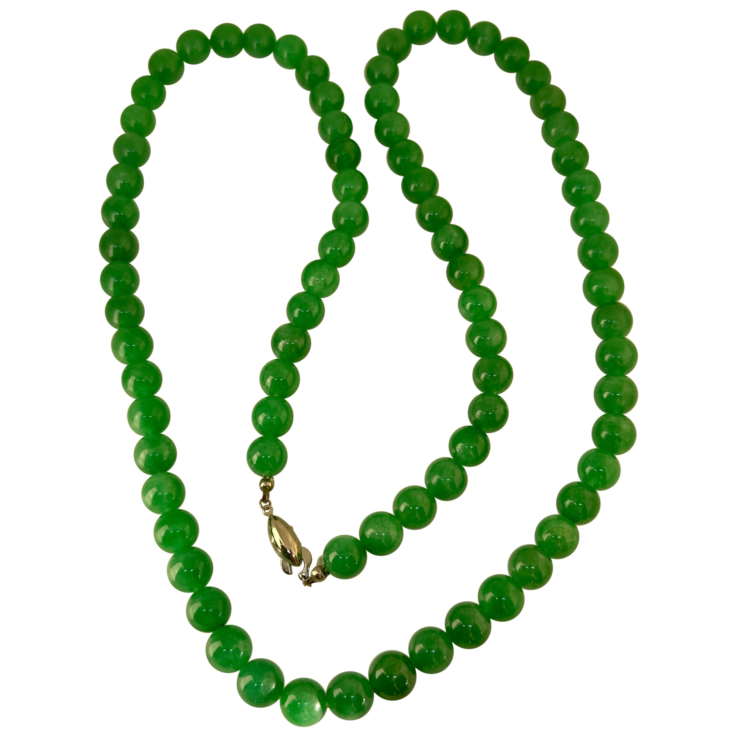 Collana di giada cinese Art Deco da 32 pollici con perline di giada da 10 mm e chiusura in argento