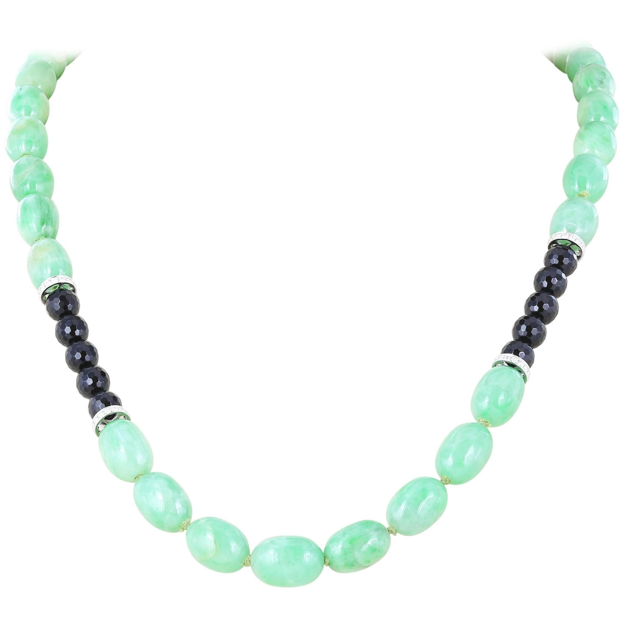  917.09 Carat Certified Type A Jade Necklace For Sale