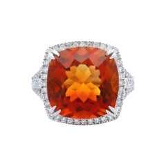 Anillo de oro blanco con citrino pera y diamantes de 6,89 ct