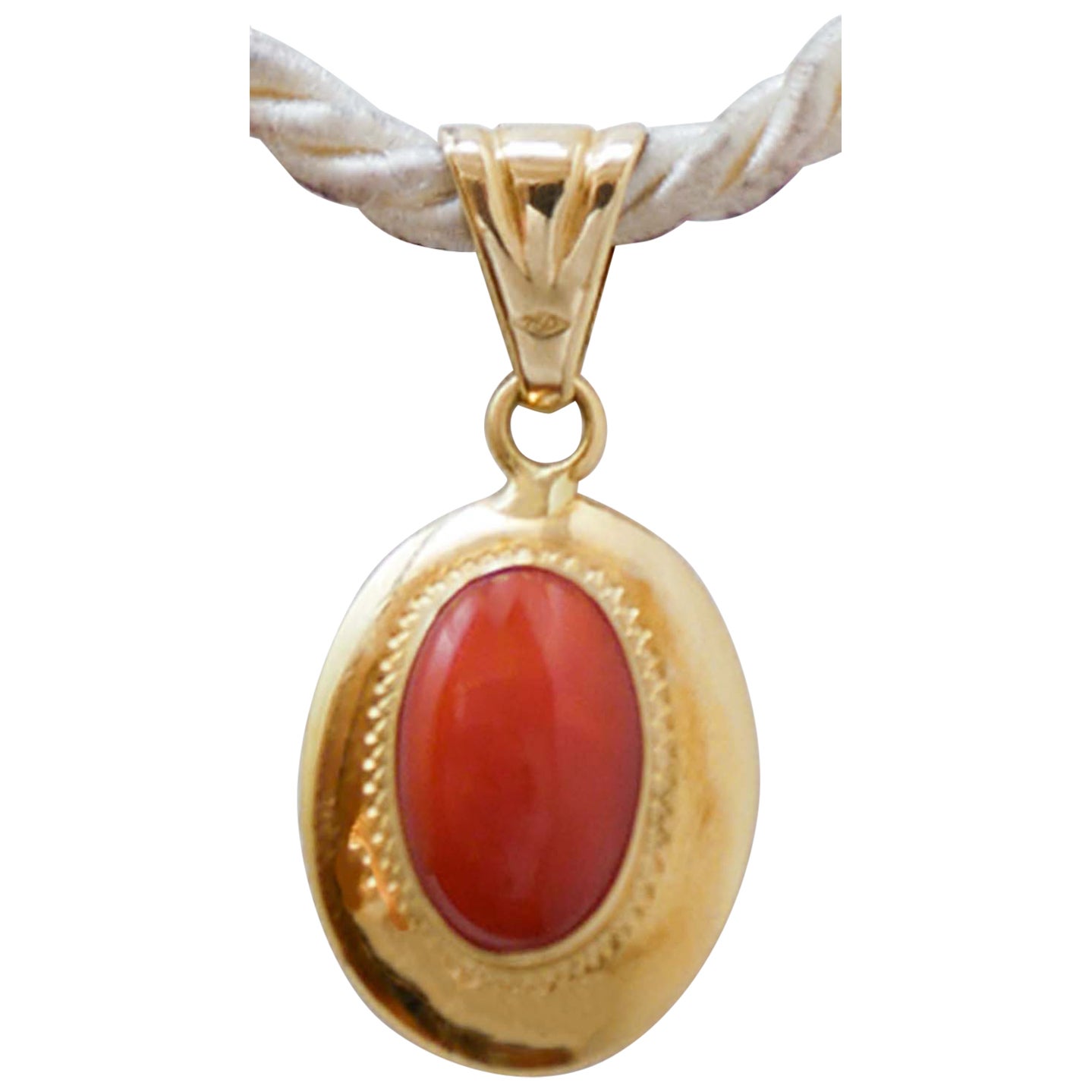 Coral, 18 Karat Yellow Gold Pendant.