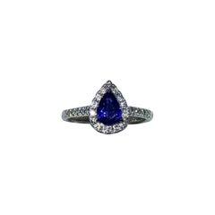 Anillo de compromiso con halo de diamantes en forma de pera de Ceilán azul zafiro de 1,40 ct Oro de 18 ct.