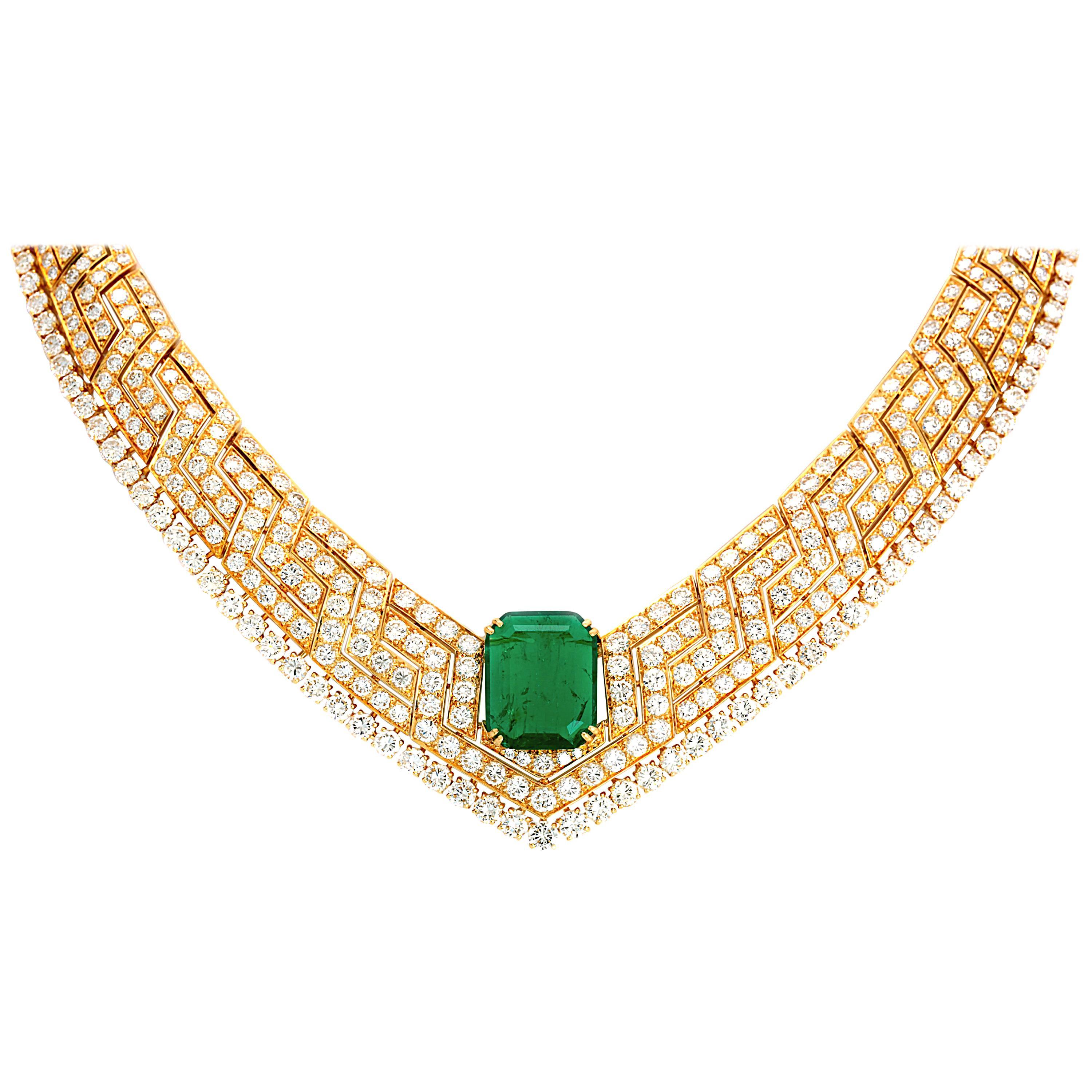 AGL Certified 9.23 Carat Colombian Emerald Necklace For Sale